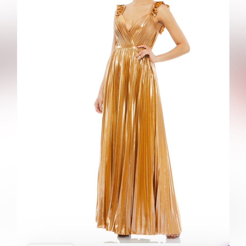 Mac Duggal‎ 26609 leena by Mac Duggal Gold Metallic Pleated Gown Size 4 NWT